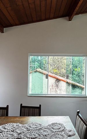 Casa à venda com 198m², 4 quartos e 2 vagas Casa à venda com 198m², 4 quartos e 2 vagasSotão