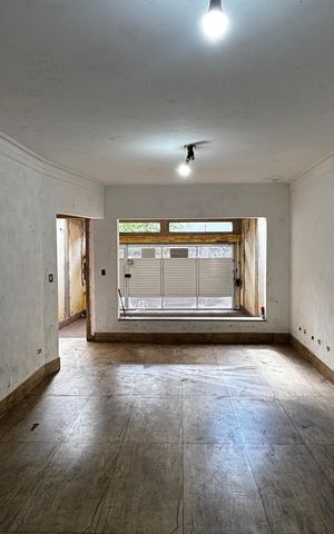 Casa à venda com 198m², 4 quartos e 2 vagas Casa à venda com 198m², 4 quartos e 2 vagasSala