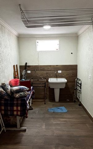 Casa à venda com 198m², 4 quartos e 2 vagas Casa à venda com 198m², 4 quartos e 2 vagasÁrea de Serviço