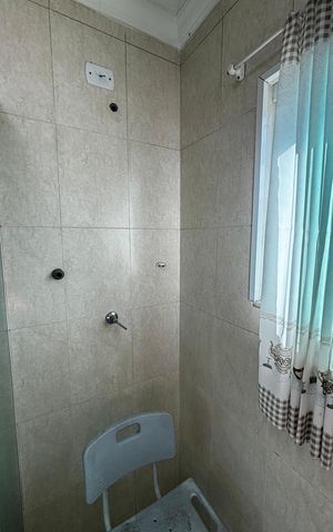 Casa à venda com 198m², 4 quartos e 2 vagas Casa à venda com 198m², 4 quartos e 2 vagasBanheiro da Suíte
