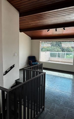 Casa à venda com 198m², 4 quartos e 2 vagas Casa à venda com 198m², 4 quartos e 2 vagasSotão