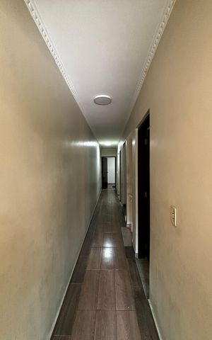 Casa à venda com 198m², 4 quartos e 2 vagas Casa à venda com 198m², 4 quartos e 2 vagasCorredor