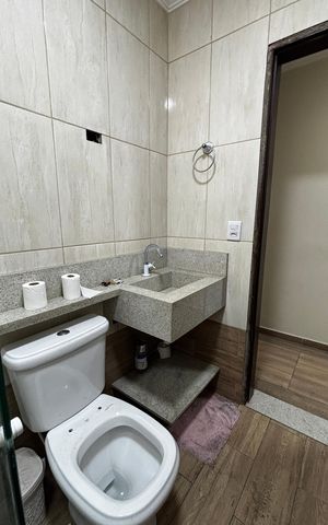 Casa à venda com 198m², 4 quartos e 2 vagas Casa à venda com 198m², 4 quartos e 2 vagasBanheiro