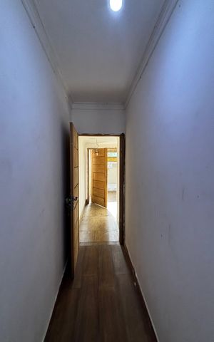 Casa à venda com 198m², 4 quartos e 2 vagas Casa à venda com 198m², 4 quartos e 2 vagasCorredor