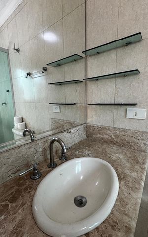 Casa à venda com 198m², 4 quartos e 2 vagas Casa à venda com 198m², 4 quartos e 2 vagasBanheiro da Suíte