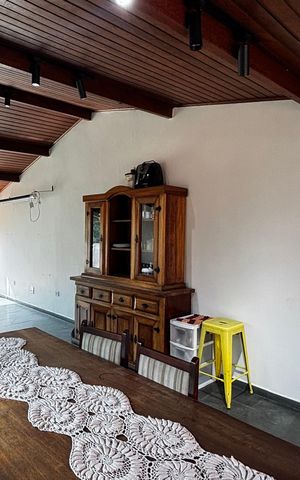 Casa à venda com 198m², 4 quartos e 2 vagas Casa à venda com 198m², 4 quartos e 2 vagasSotão