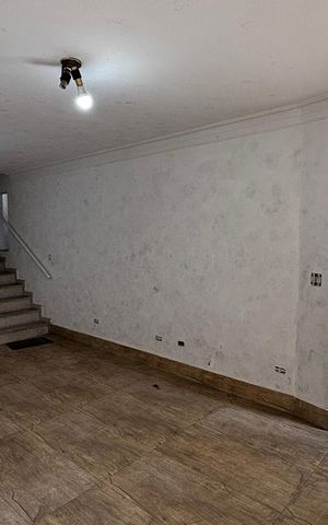 Casa à venda com 198m², 4 quartos e 2 vagas Casa à venda com 198m², 4 quartos e 2 vagasSala