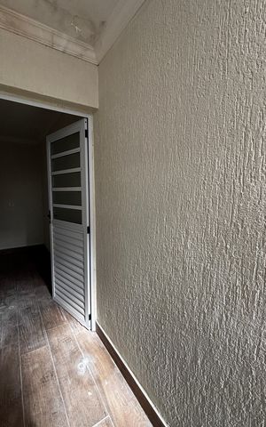 Casa à venda com 198m², 4 quartos e 2 vagas Casa à venda com 198m², 4 quartos e 2 vagasQuarto 3 Varanda