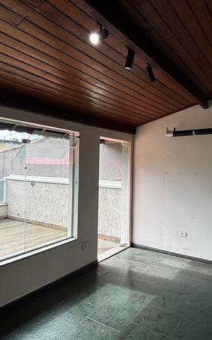 Casa à venda com 198m², 4 quartos e 2 vagas Casa à venda com 198m², 4 quartos e 2 vagasSotão