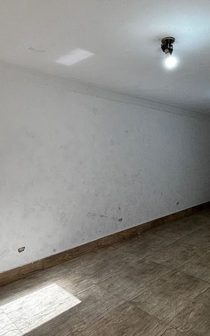 Casa à venda com 198m², 4 quartos e 2 vagas Casa à venda com 198m², 4 quartos e 2 vagasSala