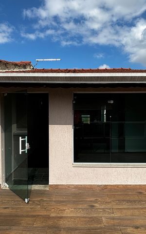 Casa à venda com 198m², 4 quartos e 2 vagas Casa à venda com 198m², 4 quartos e 2 vagasSotão Varanda