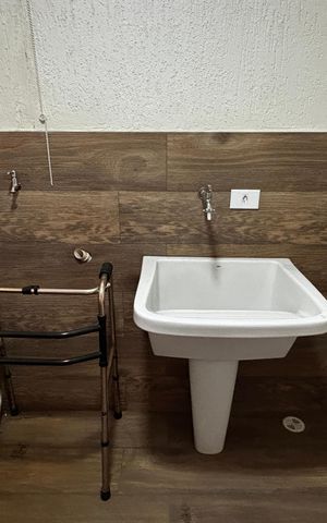 Casa à venda com 198m², 4 quartos e 2 vagas Casa à venda com 198m², 4 quartos e 2 vagasÁrea de Serviço