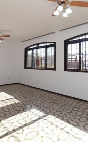 Casa à venda com 280m², 4 quartos e 4 vagasSala