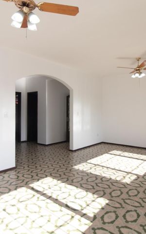 Casa à venda com 280m², 4 quartos e 4 vagasSala