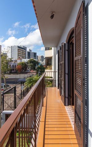 Casa à venda com 280m², 4 quartos e 4 vagasVaranda