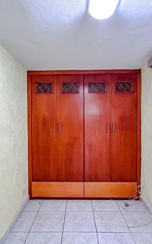 Casa à venda com 300m², 4 quartos e 4 vagasQuarto de Serviço