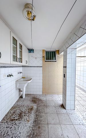 Casa à venda com 300m², 4 quartos e 4 vagasÁrea de Serviço