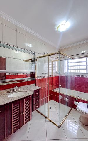 Casa à venda com 300m², 4 quartos e 4 vagasBanheiro da Suíte 3