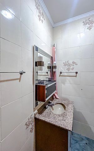 Casa à venda com 300m², 4 quartos e 4 vagasBanheiro da Suíte 1