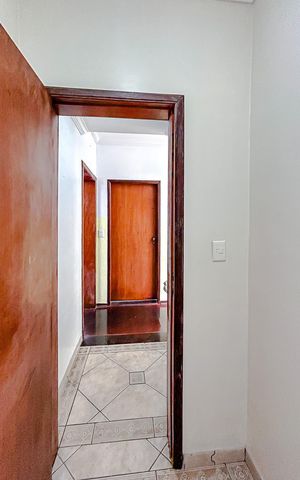 Casa à venda com 300m², 4 quartos e 4 vagasLavabo