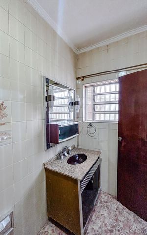 Casa à venda com 300m², 4 quartos e 4 vagasBanheiro da Suíte 2