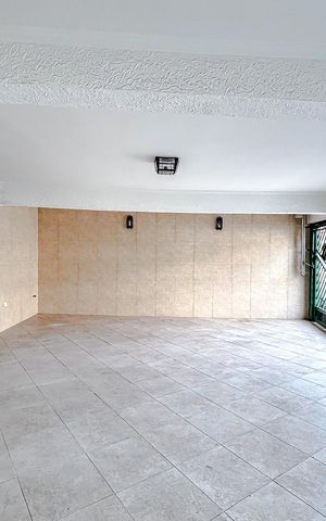 Casa à venda com 300m², 4 quartos e 4 vagasGaragem