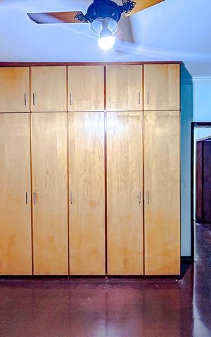 Casa à venda com 300m², 4 quartos e 4 vagasQuarto 3 - Suíte