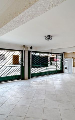 Casa à venda com 300m², 4 quartos e 4 vagasGaragem