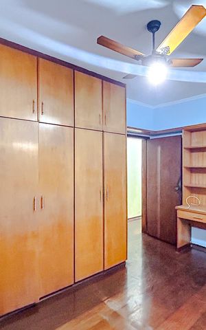 Casa à venda com 300m², 4 quartos e 4 vagasQuarto 2 - Suíte
