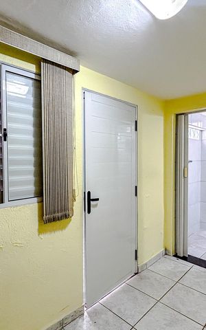 Casa à venda com 300m², 4 quartos e 4 vagasQuarto de Serviço