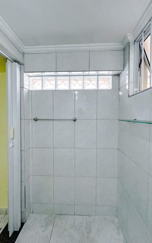 Casa à venda com 300m², 4 quartos e 4 vagasBanheiro de serviço