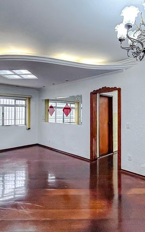 Casa à venda com 300m², 4 quartos e 4 vagasSala