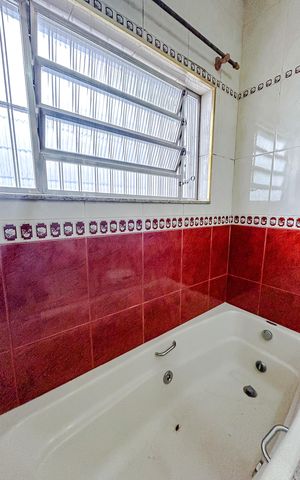 Casa à venda com 300m², 4 quartos e 4 vagasBanheiro da Suíte 3
