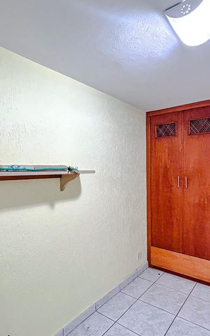 Casa à venda com 300m², 4 quartos e 4 vagasQuarto de Serviço
