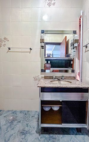 Casa à venda com 300m², 4 quartos e 4 vagasBanheiro da Suíte 1