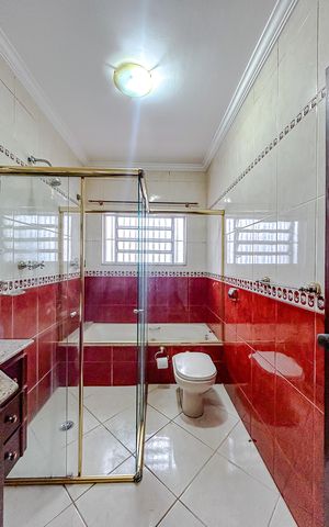 Casa à venda com 300m², 4 quartos e 4 vagasBanheiro da Suíte 3