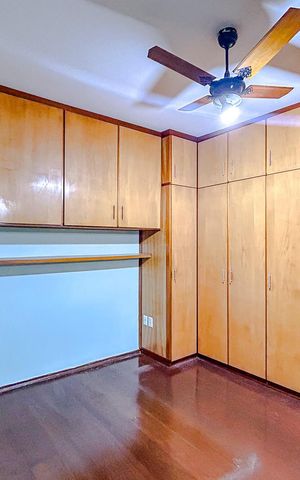 Casa à venda com 300m², 4 quartos e 4 vagasQuarto 3 - Suíte