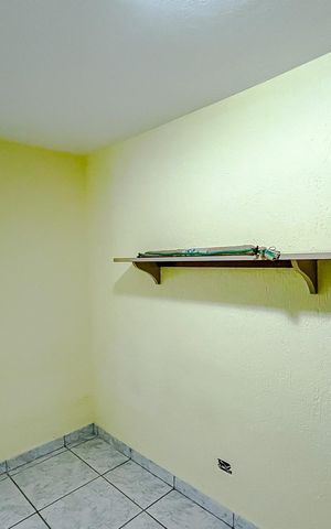 Casa à venda com 300m², 4 quartos e 4 vagasQuarto de Serviço
