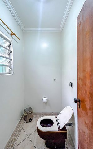 Casa à venda com 300m², 4 quartos e 4 vagasLavabo