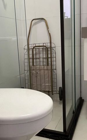 Apartamento para alugar com 208m², 4 quartos e 2 vagasBanheiro de serviço