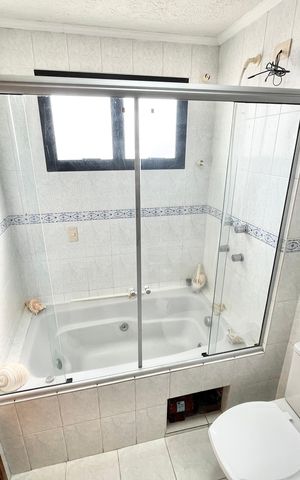 Apartamento à venda com 140m², 4 quartos e 2 vagas Apartamento à venda com 140m², 4 quartos e 2 vagasBanheiro da Suíte 4