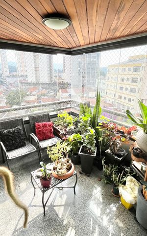 Apartamento à venda com 140m², 4 quartos e 2 vagas Apartamento à venda com 140m², 4 quartos e 2 vagasVaranda da Sala / Escritório