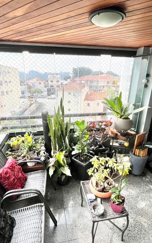 Apartamento à venda com 140m², 4 quartos e 2 vagas Apartamento à venda com 140m², 4 quartos e 2 vagasVaranda da Sala / Escritório