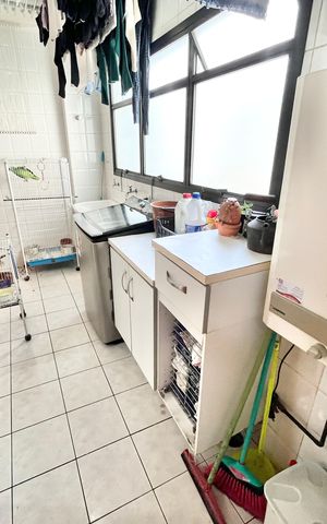 Apartamento à venda com 140m², 4 quartos e 2 vagas Apartamento à venda com 140m², 4 quartos e 2 vagasÁrea de Serviço