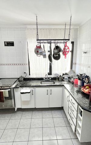 Apartamento à venda com 140m², 4 quartos e 2 vagas Apartamento à venda com 140m², 4 quartos e 2 vagasCozinha