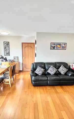 Apartamento à venda com 140m², 4 quartos e 2 vagas Apartamento à venda com 140m², 4 quartos e 2 vagasSala