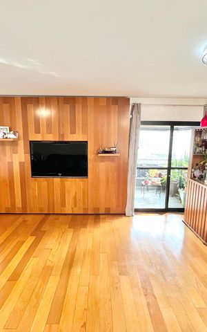 Apartamento à venda com 140m², 4 quartos e 2 vagas Apartamento à venda com 140m², 4 quartos e 2 vagasSala