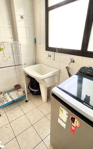 Apartamento à venda com 140m², 4 quartos e 2 vagas Apartamento à venda com 140m², 4 quartos e 2 vagasÁrea de Serviço