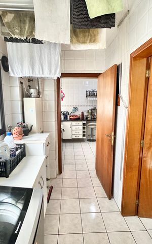 Apartamento à venda com 140m², 4 quartos e 2 vagas Apartamento à venda com 140m², 4 quartos e 2 vagasÁrea de Serviço