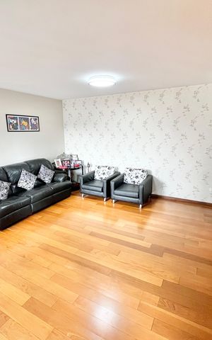 Apartamento à venda com 140m², 4 quartos e 2 vagas Apartamento à venda com 140m², 4 quartos e 2 vagasSala
